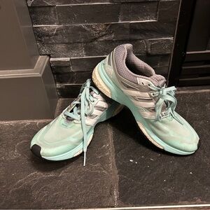 Adidas Women's Mint Athletic Shoes